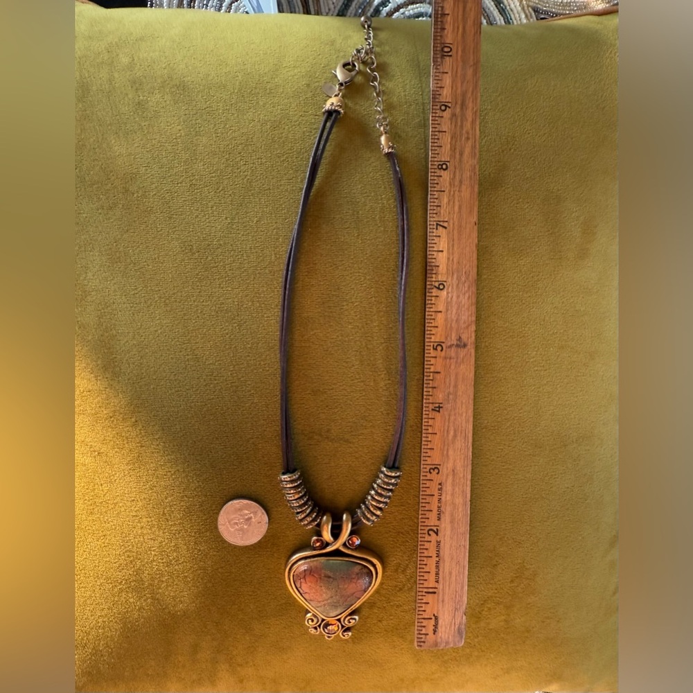 Chico’s Elegant Brass and Brown Pendant Necklace - Picture 6 of 7